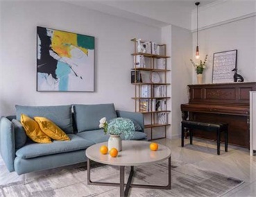 在客廳設(shè)計了個隔斷，讓整個家都變了樣