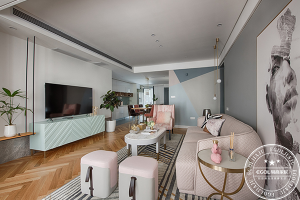 定制家具和成品家具相比有哪些優(yōu)勢？